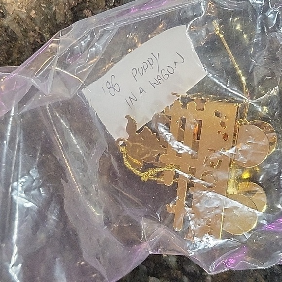 Danbury Mint 1986 20K  Gold Electroplated Christmas Ornament Puppy in a Wagon - Picture 6 of 6